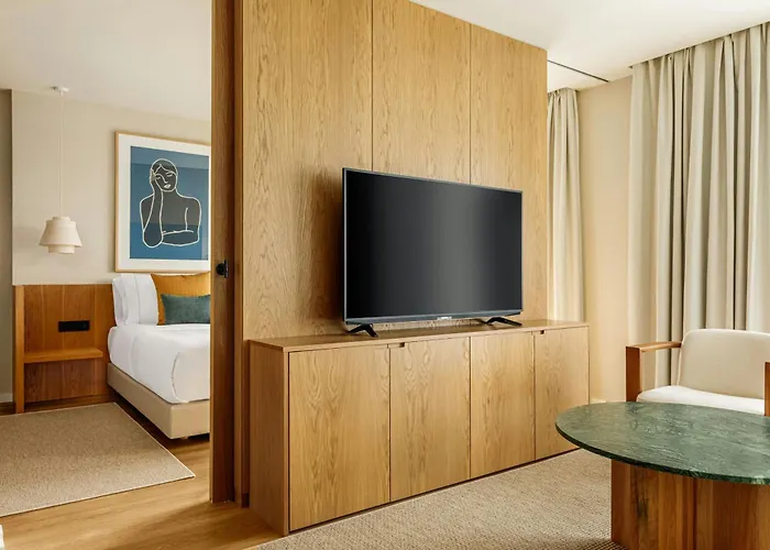 Sabatic Mar, Barcelona, A Tribute Portfolio 4*